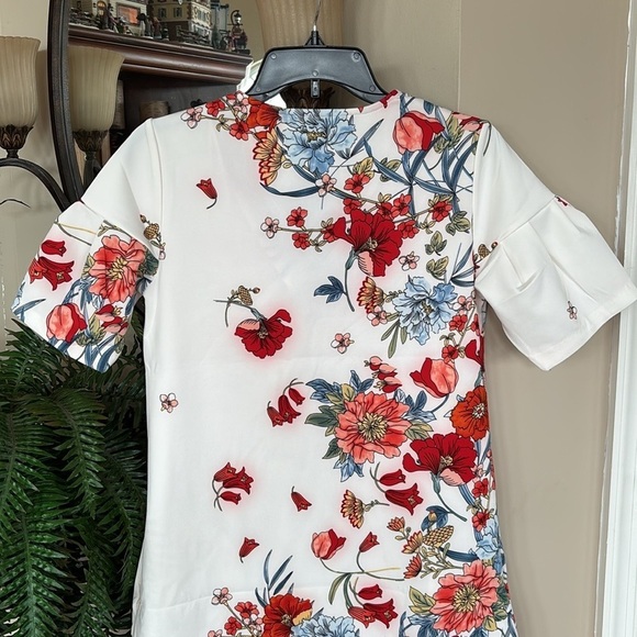 Brand New ABS Collection White Shift Dress Short Sleeved V-Neck Oriental Floral - Picture 9 of 15